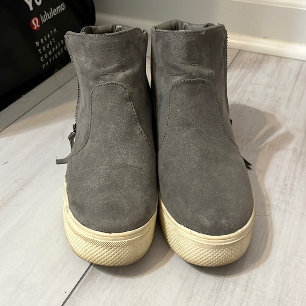 Universal Thread Booties
